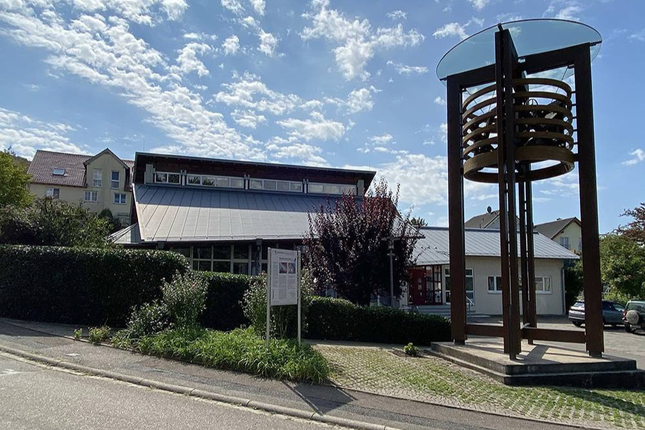 Vorderansicht des Bildungszentrums Mosbach
